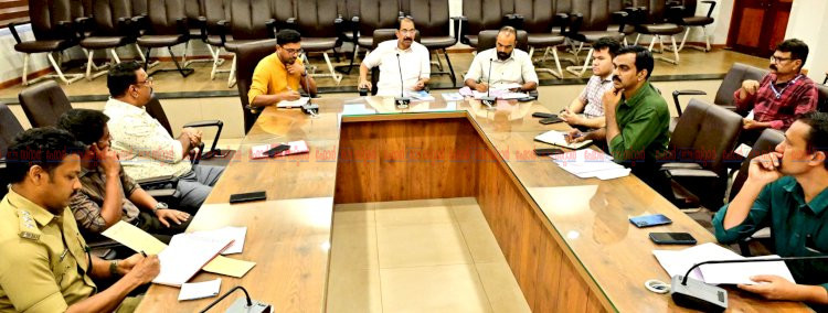 ആറളത്ത് പകൽസമയത്തും ആനയിറങ്ങുന്നു പ്രതിരോധം ശക്തമാക്കാൻ മന്ത്രി അഡ്വ. സണ്ണി ജോസഫിന്റെ അധ്യക്ഷതയിൽ അടിയന്തര യോഗം