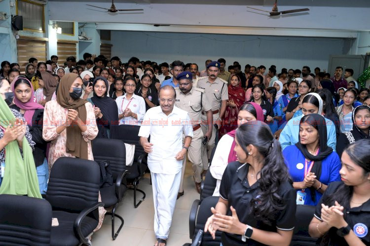 കുട്ടികൾ വരെ ലഹരിക്ക് അടിമപ്പെടുന്നു, ലഹരിമാഫിയക്കെതിരെ പോരാടാൻ സമൂഹം ഒന്നിക്കണം മന്ത്രി പി. കെ. കുഞ്ഞാലിക്കുട്ടി