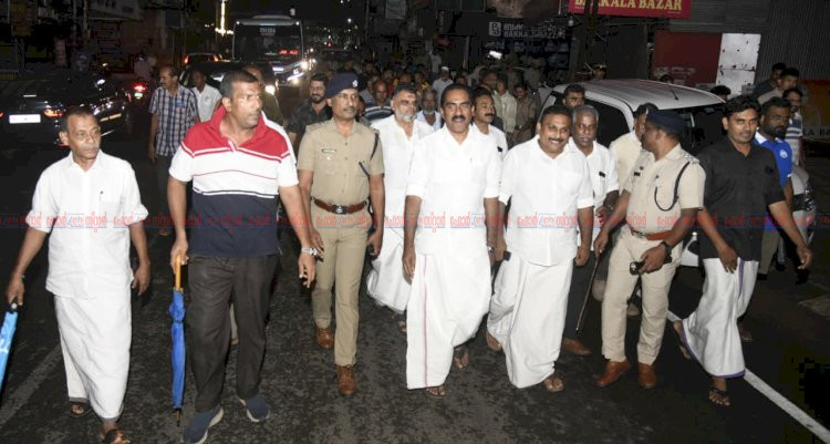 അർദ്ധരാത്രിയിൽ ആലുവയെ ഇളക്കിമറിച്ച് ‘ഓപ്പറേഷൻ തൂഫാൻ’; എംഎൽഎയും എസ്പിയും നേരിട്ട് തെരുവിലിറങ്ങി, വ്യാപക കസ്റ്റഡി