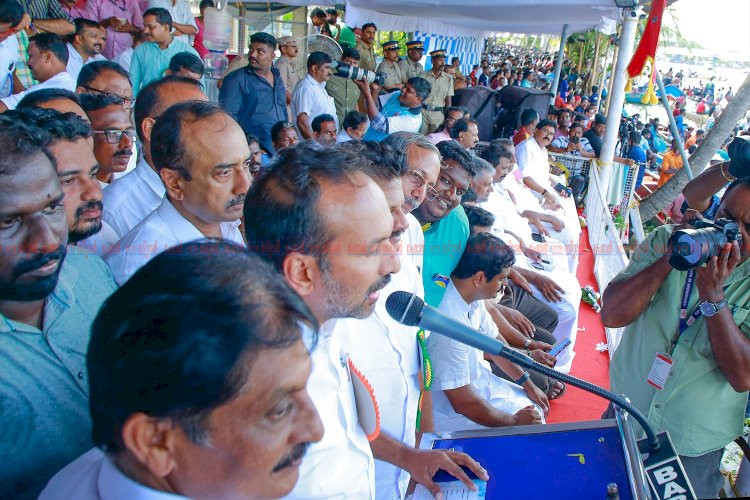 ചമ്പക്കുളം മൂലം വള്ളംകളി രാജപ്രമുഖൻ ട്രോഫി അരോമ ചുണ്ടന് നടുഭാഗം ചുണ്ടന് രണ്ടാം സ്ഥാനം