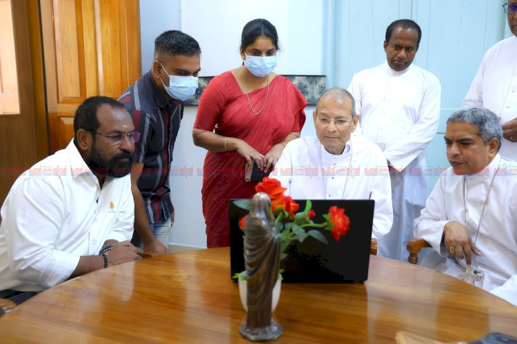 ഡിജിറ്റൽ സെൻസസ് 2027 വരാപ്പുഴ ആർച്ച് ബിഷപ്പ് ഡോ. ജോസഫ് കളത്തിപ്പറമ്പിൽ സെൽഫ് ഇന്യൂമറേഷൻ പൂർത്തിയാക്കി