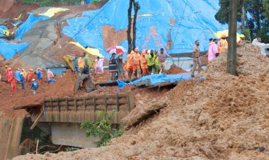 കള്ളാടി തുരങ്കപാതയിൽ മണ്ണിടിച്ചിൽ: രക്ഷാപ്രവർത്തനം ഊർജ്ജിതം; ഒൻപത് പേരെ വിംസ് ആശുപത്രിയിലേക്ക് മാറ്റി