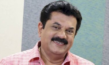 മുൻ എംഎൽഎ ബോർഡ് മാറ്റിയില്ല നടൻ മുകേഷിനെതിരെ പൊലീസിൽ പരാതി
