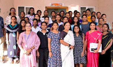എറണാകുളം ട്രൈബൽ കോംപ്ലക്സും ഹോസ്റ്റലും സന്ദർശിച്ച് മന്ത്രി കെ.എ. തുളസി