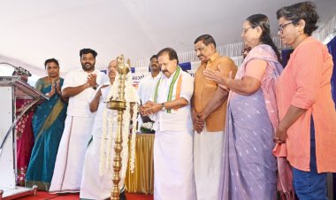ഓണം ഖാദി മേളയ്ക്ക് തുടക്കം മന്ത്രി രമേശ് ചെന്നിത്തല ഉദ്ഘാടനം നിർവഹിച്ചു