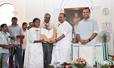 35 ലോ കോളേജ്അസി. പ്രൊഫസർമാർക്ക് നിയമന ഉത്തരവ് കൈമാറി മുഖ്യമന്ത്രി വി.ഡി. സതീശൻ