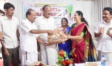 സ്വാതന്ത്ര്യ സമരത്തിന്റെ സ്മൃതികളുണർത്തുന്ന ഖാദി വസ്ത്രങ്ങളുടെ പ്രചാരണത്തിനായി എല്ലാവരും യത്നിക്കണമെന്ന് പി.കെ. കുഞ്ഞാലിക്കുട്ടി