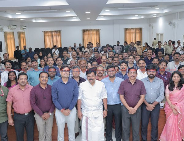 ​പൊതുജനങ്ങള്‍ക്ക് വേഗത്തില്‍ റവന്യൂ സേവനങ്ങൾ മിച്ചഭൂമി പട്ടയ വിതരണവും കയ്യേറ്റ ഒഴിപ്പിക്കലും ശക്തം മന്ത്രി എ.പി. അനില്‍ കുമാർ