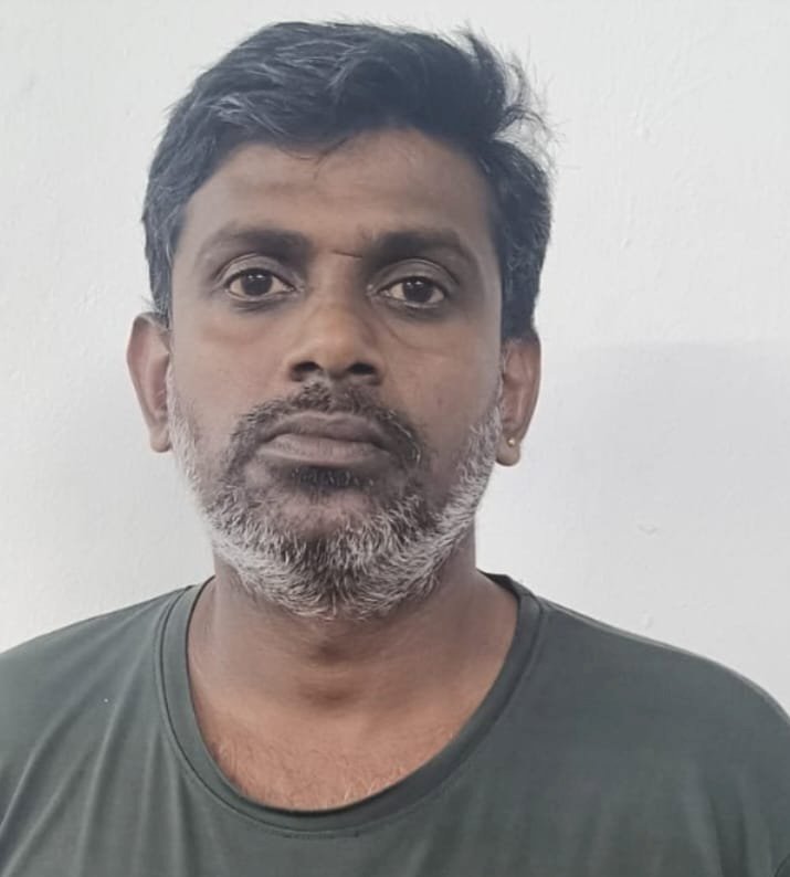 കോതമംഗലത്ത് അനധികൃത മദ്യവിൽപ്പന: രണ്ട് പേർ പോലീസ് പിടിയിൽ 23.5 ലിറ്റർ വിദേശമദ്യം പിടിച്ചെടുത്തു