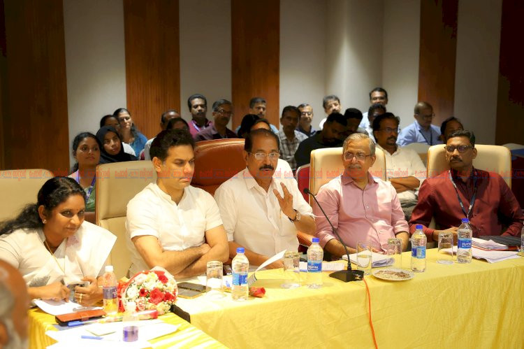 കേരളത്തിന്റെ പവർഹൗസുകളിലെ പ്രതിസന്ധി പരിഹരിക്കാൻ ജനപ്രതിനിധികളും ഉദ്യോഗസ്ഥരും ഒന്നിക്കണം; കൊച്ചിയിൽ അടിയന്തര യോഗവുമായി മന്ത്രി സണ്ണി ജോസഫ്