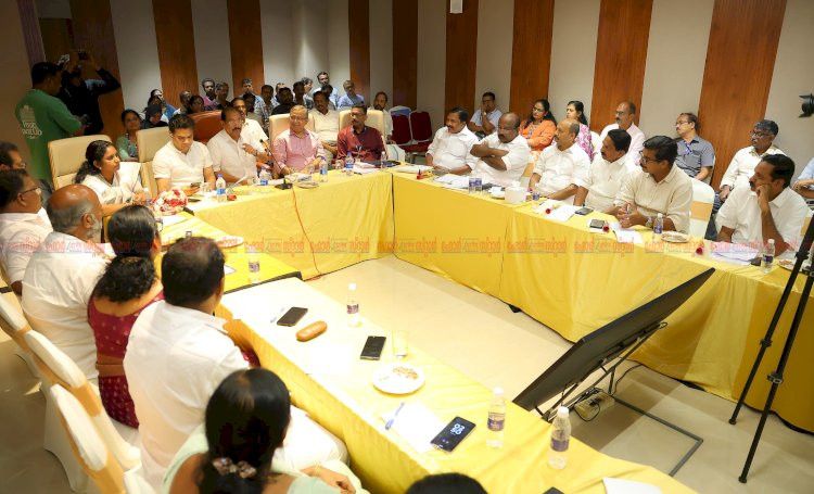 കേരളത്തിന്റെ പവർഹൗസുകളിലെ പ്രതിസന്ധി പരിഹരിക്കാൻ ജനപ്രതിനിധികളും ഉദ്യോഗസ്ഥരും ഒന്നിക്കണം; കൊച്ചിയിൽ അടിയന്തര യോഗവുമായി മന്ത്രി സണ്ണി ജോസഫ്