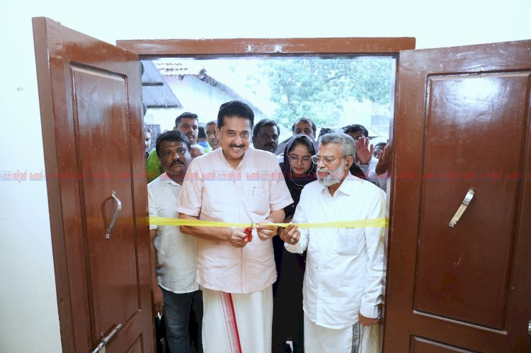 പഴയ അഞ്ചാം ക്ലാസുകാരൻ ഇനി പൊതുവിദ്യാഭ്യാസ മന്ത്രി പറവണ്ണ സ്കൂളിൽ ആവേശമായി അഡ്വ. എൻ. ഷംസുദ്ദീന്റെ മടങ്ങിവരവ്