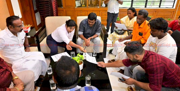 പര്യത്തുകാവ് നിവാസികൾക്ക് വീടുകളുടെ പ്ലാൻ കൈമാറി ജൂലൈ 16 ന് തറക്കല്ലിടും