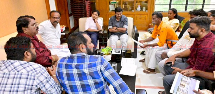 പര്യത്തുകാവ് നിവാസികൾക്ക് വീടുകളുടെ പ്ലാൻ കൈമാറി ജൂലൈ 16 ന് തറക്കല്ലിടും