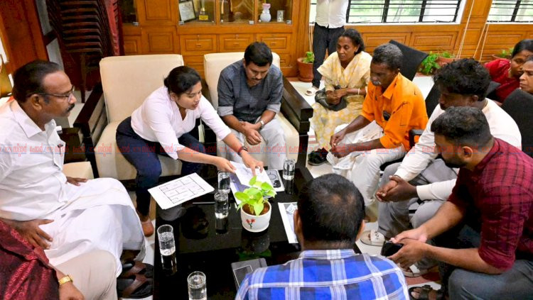 പര്യത്തുകാവ് നിവാസികൾക്ക് വീടുകളുടെ പ്ലാൻ കൈമാറി ജൂലൈ 16 ന് തറക്കല്ലിടും