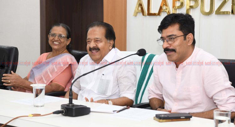 നെഹ്റുട്രോഫി വള്ളംകളി ആലപ്പുഴയുടെ വികാരവും തനത് സംസ്കാരത്തിന്റെ ഭാഗവും മന്ത്രി രമേശ് ചെന്നിത്തല