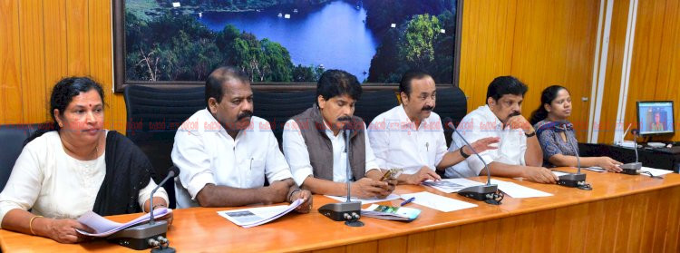 കള്ളാടി മണ്ണിടിച്ചിൽ തുരങ്കപാത നിർമാണം നിർത്തിവെയ്ക്കാൻ ഉത്തരവ് ശാസ്ത്രീയ പരിശോധന നടത്തുമെന്ന് മുഖ്യമന്ത്രി വി.ഡി സതീശൻ