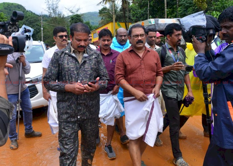 കള്ളാടി ദുരന്തഭൂമി സന്ദർശിച്ചു മന്ത്രിമാരായ കെ.എം ഷാജിയും സണ്ണി ജോസഫും മരണം ഏഴായി