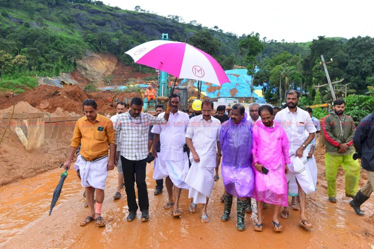 കള്ളാടി ദുരന്തഭൂമി സന്ദർശിച്ചു മന്ത്രിമാരായ കെ.എം ഷാജിയും സണ്ണി ജോസഫും മരണം ഏഴായി