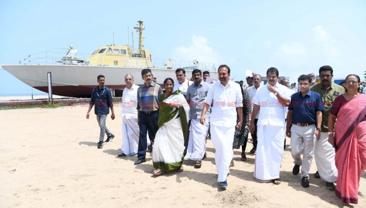 ഗ്ലോബൽ വാട്ടർ വണ്ടർലാൻഡ് പദ്ധതി സെപ്റ്റംബറിൽ പൂർത്തിയാക്കും കെ.സി വേണുഗോപാൽ എം.പിയും മന്ത്രി പി.സി വിഷ്ണുനാഥും സ്ഥലം സന്ദർശിച്ചു