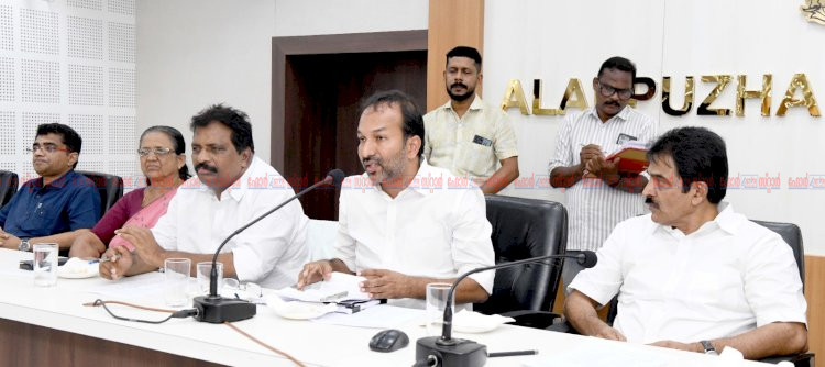 നെഹ്‌റു ട്രോഫിക്ക് ഇനി 2 കോടിയുടെ സർക്കാർ സഹായം മന്ത്രി പി.സി. വിഷ്ണുനാഥ്