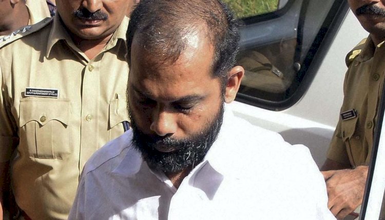 സോളർ തട്ടിപ്പ് കേസ് ഉമ്മൻചാണ്ടിയുടെ മുൻ പി.എ ടെന്നി ജോപ്പനെ പ്രതിപ്പട്ടികയിൽ നിന്ന് ഒഴിവാക്കി ഹൈക്കോടതി