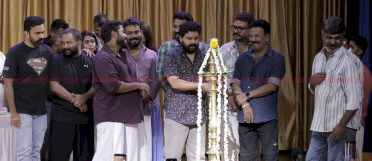 ഉർവ്വശിയും നവ്യയും ധ്യാനും ഒന്നിക്കുന്ന വിസിറ്റർ ; ഭദ്രദീപം തെളിയിച്ച് സ്വിച്ച് ഓൺ കർമ്മം നിർവ്വഹിച്ച് ദിലീപ്