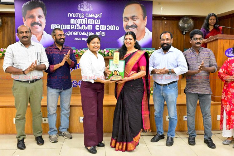 വായനശാലാ വിപ്ലവം തിരിച്ചുപിടിക്കണം വായനാശീലം അനിവാര്യമെന്ന് ജില്ലാ കളക്ടർ ജി. പ്രിയങ്ക