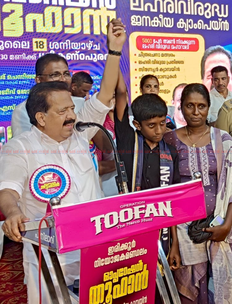 ശ്രവണസഹായി ലഭ്യമാക്കാൻ ഇടപെട്ട മന്ത്രിയെ നേരിൽക്കണ്ട് അഭിനന്ദ് ഹൃദയസ്പർശിയായ കൂടിക്കാഴ്ച