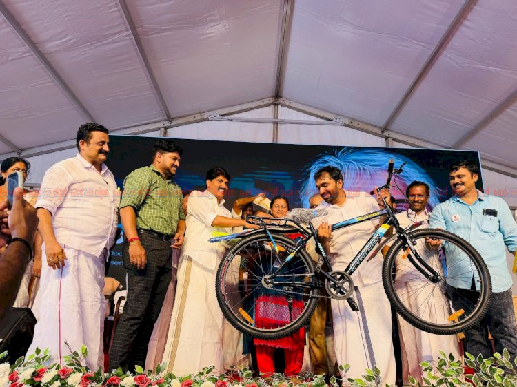 ഉമ്മൻചാണ്ടി സ്മൃതി ദിനം അപ്പയുടെ ഓർമ്മയിൽ പുതുപ്പള്ളിക്ക് സമ്മാനമായി വൻ വികസന പദ്ധതികൾ