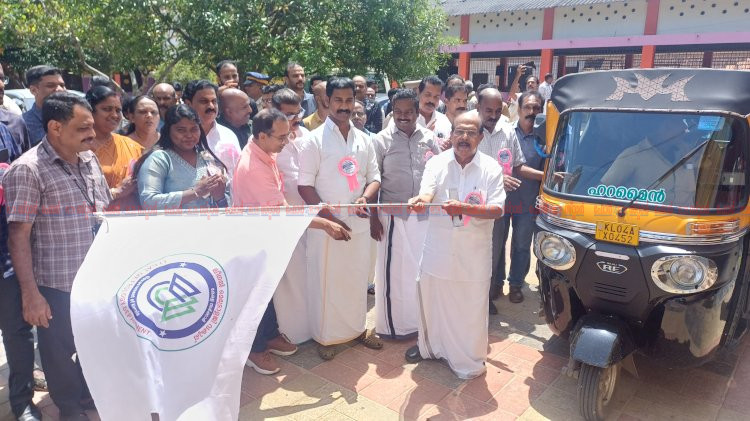 ഓട്ടോറിക്ഷ ഫെയർ മീറ്റർ വെരിഫിക്കേഷൻ ക്യാമ്പ് ഉദ്ഘാടനം ചെയ്ത് ജി സുധാകരൻ
