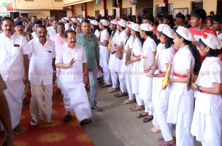 ലഹരി മാഫിയയുടെ വേരറുക്കുന്നത് വരെ പോരാട്ടം തുടരും ആഭ്യന്തര മന്ത്രി രമേശ് ചെന്നിത്തല