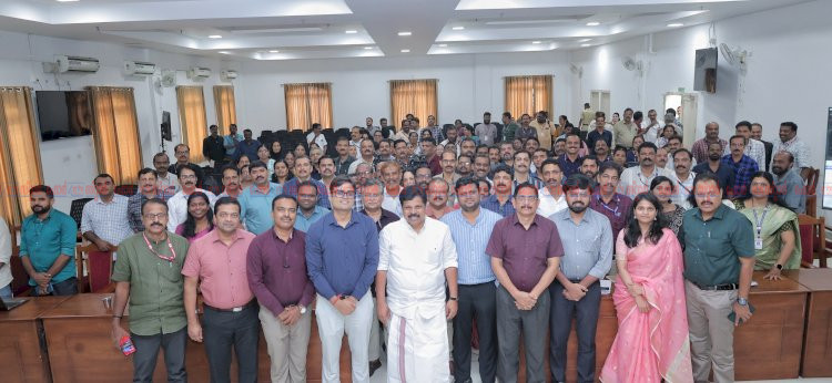 ​പൊതുജനങ്ങള്‍ക്ക് വേഗത്തില്‍ റവന്യൂ സേവനങ്ങൾ മിച്ചഭൂമി പട്ടയ വിതരണവും കയ്യേറ്റ ഒഴിപ്പിക്കലും ശക്തം മന്ത്രി എ.പി. അനില്‍ കുമാർ