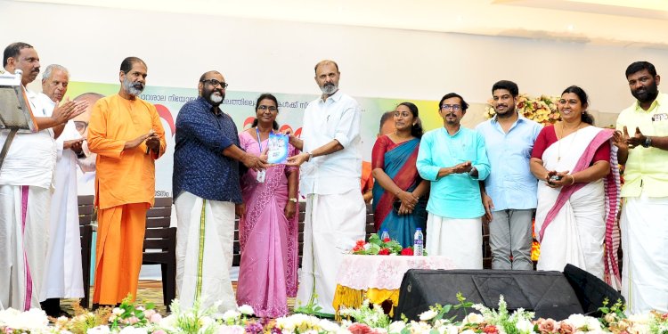 സൂര്യകാന്തി മികവുത്സവം മന്ത്രി സി. പി ജോൺ ഉദ്ഘാടനം ചെയ്തു.