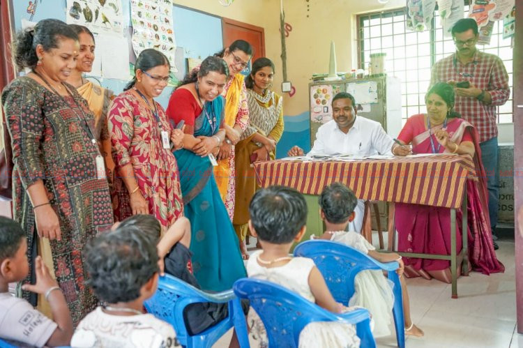 ആദിവാസി ഉന്നതികളിൽ ഭക്ഷ്യകമീഷൻ അംഗത്തിന്റെ സന്ദർശനം
