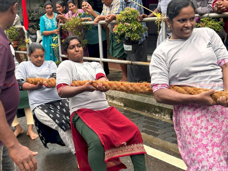 മലബാര്‍ റിവര്‍ ഫെസ്റ്റിവല്‍ ആവേശമായി വനിതകളുടെ വടംവലി മത്സരം