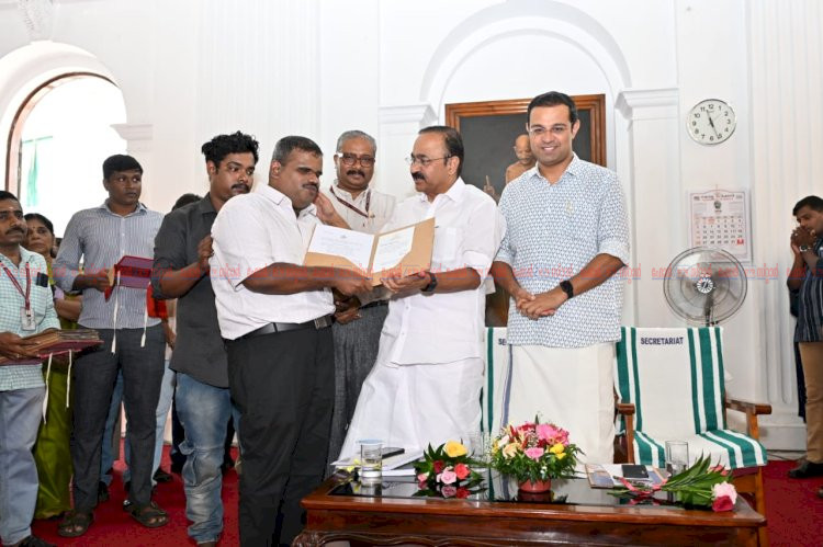35 ലോ കോളേജ്അസി. പ്രൊഫസർമാർക്ക് നിയമന ഉത്തരവ് കൈമാറി മുഖ്യമന്ത്രി വി.ഡി. സതീശൻ