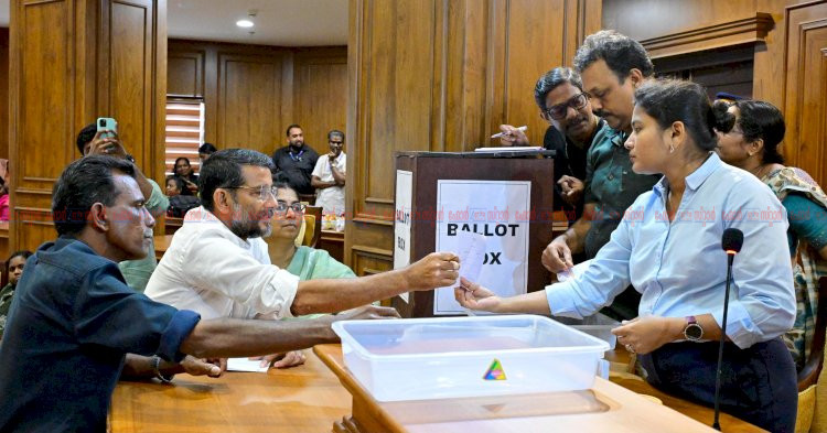വി.ആർ. സുധീർ കൊച്ചി കോർപ്പറേഷൻ പുതിയ ഡെപ്യൂട്ടി മേയറായി സത്യപ്രതിജ്ഞ ചെയ്തു അധികാരമേറ്റു
