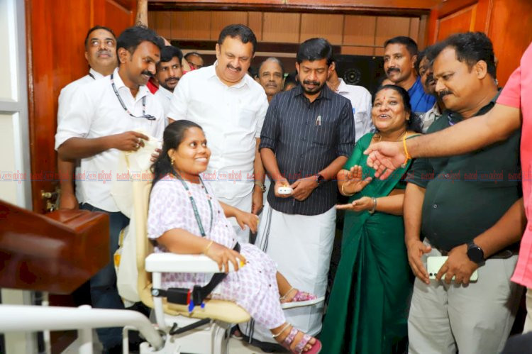 മ്യൂസിയം ഭിന്നശേഷി സൗഹൃദമാകുന്നു റാമ്പും സ്റ്റെയർ ലിഫ്റ്റും ഉദ്ഘാടനം ചെയ്തു മന്ത്രി ഒ.ജെ ജനീഷ്