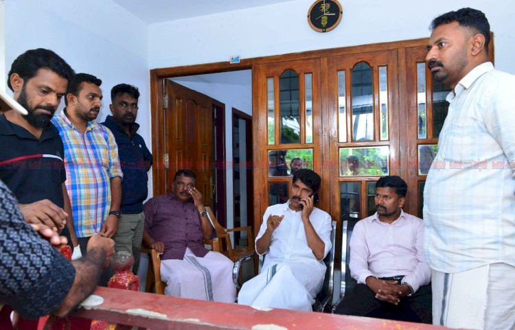 കൂട്ടിയിട്ട മണ്ണ് നീക്കം ചെയ്യണമെന്ന് മന്ത്രി അഡ്വ. ടി സിദ്ദീഖ്