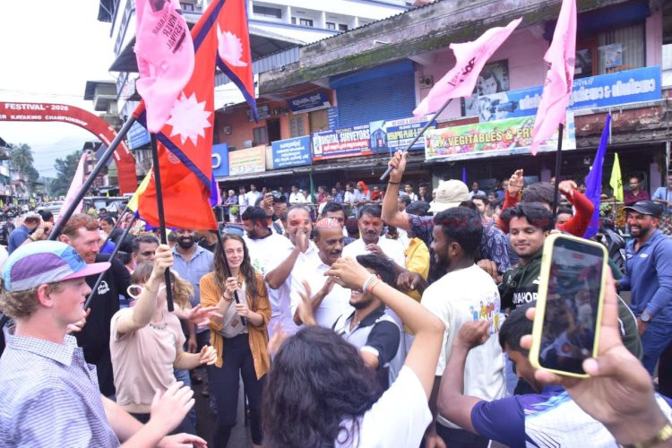 മലബാര്‍ റിവര്‍ ഫെസ്റ്റിവലിന് ആവേശത്തുടക്കം വിളംബര ജാഥയും കയാക്കാർമാർക്ക് സ്വീകരണവും നടന്നു