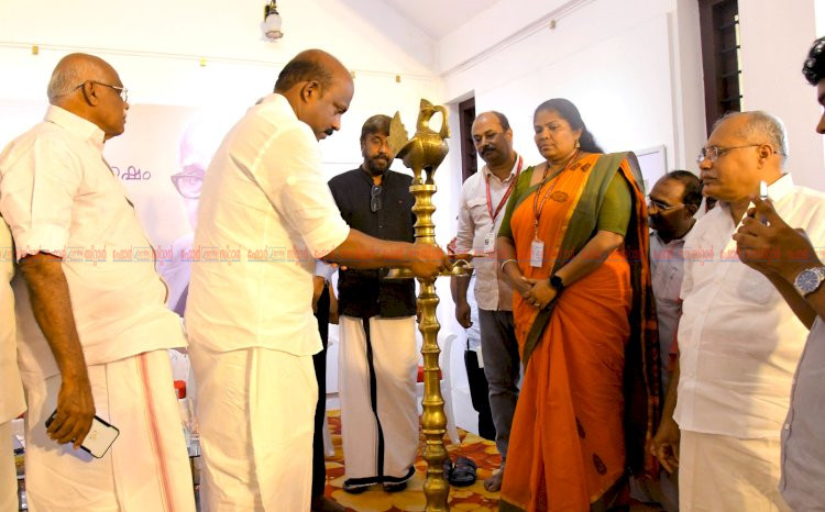ഭരണാധികാരികളെ വിമർശിച്ച ധീരനായ കലാകാരനായിരുന്നു കാർട്ടൂണിസ്റ്റ് ശങ്കർ മന്ത്രി എം ലിജു
