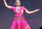 നിശാഗന്ധിയിൽ നിറഞ്ഞാടി ശോഭന സദസ്സിന്റെ മനംകവർന്ന് പ്രകടനം