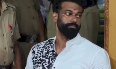 കൗൺസിലർ സുഗതന് അവധി നൽകാൻ കത്തുനൽകിയ അണ്ടർ സെക്രട്ടറി സസ്പെൻഷനിൽ