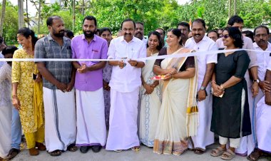 പറവൂർ വടക്കേക്കരയിൽ ചാമ്പുശേരി റോഡ് നാടിന് സമർപ്പിച്ചു മുഖ്യമന്ത്രി വി.ഡി. സതീശൻ
