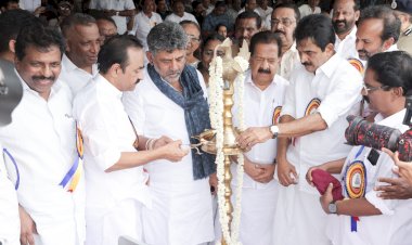 72 ാമത് നെഹ്റു ട്രോഫി വള്ളംകളി മുഖ്യമന്ത്രി ഉദ്ഘാടനം ചെയ്തു ഫൈനൽ പോരാട്ടത്തിന് ചുണ്ടൻ വള്ളങ്ങൾ തയ്യാർ