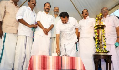 നഗരവീഥികളെ പ്രകാശപൂരിതമാക്കി ദീപാലങ്കാരം മന്ത്രി കെ. മുരളീധരൻ ഉദ്ഘാടനം ചെയ്തു