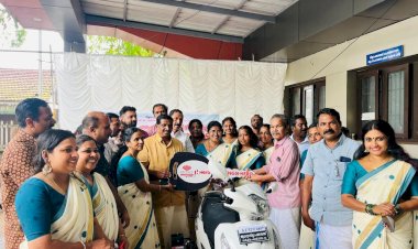 ആലപ്പുഴ ജില്ലാ പഞ്ചായത്ത് പദ്ധതി 64 ഭിന്നശേഷിക്കാർക്ക് സൈഡ് വീൽ സ്കൂട്ടറുകൾ കൈമാറി