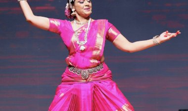നിശാഗന്ധിയിൽ നിറഞ്ഞാടി ശോഭന സദസ്സിന്റെ മനംകവർന്ന് പ്രകടനം