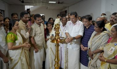 തൃക്കാക്കര മഹാദേവ ക്ഷേത്രത്തിൽ ഓണസദ്യ മന്ത്രി റോജി എം. ജോൺ നിർവഹിച്ചു